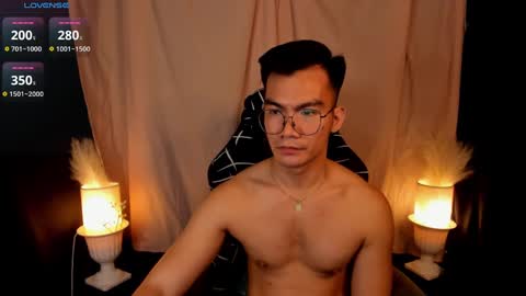 Snapshot of 000batman000 chatting on 02.20.25 Bruce online show from 02.20.25