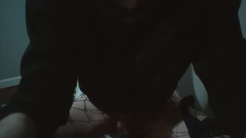 Snapshot of 02trisi02 chatting on 12.23.25 Trisi02 online show from 12.23.25