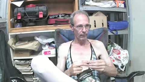 04oldskool online show from 12.22.24