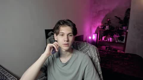 Snapshot of 0verlandd chatting on 11.11.25 Adam online show from 11.11.25