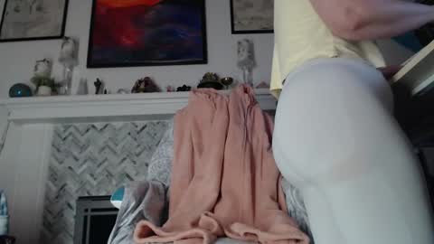 Aurora Willows online show from 02.03.26