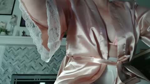 Aurora Willows online show from 03.05.26