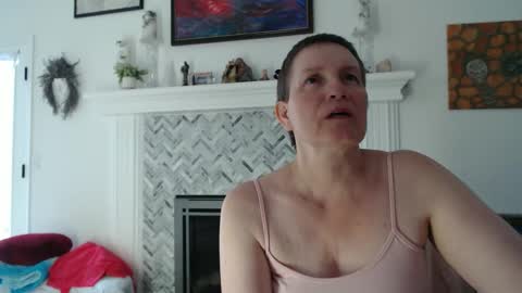 Aurora Willows online show from 04.17.26