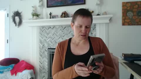 Aurora Willows online show from 04.18.26