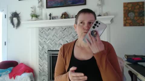 Aurora Willows online show from 04.18.26