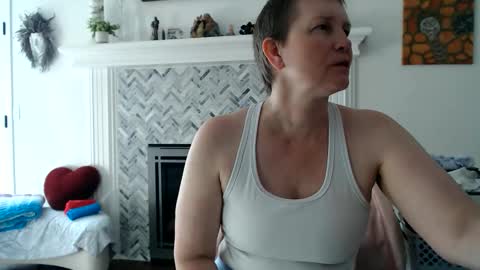 Aurora Willows online show from 05.31.26