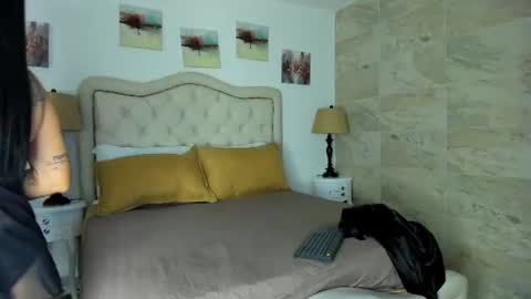 Snapshot of 12_noelia chatting on 06.16.26 Noelia online show from 06.16.26