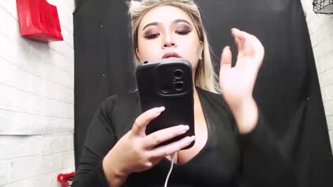 sexy kia online show from 12.22.25