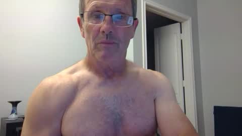 Snapshot of 13glanmorfa chatting on 05.27.26 13glanmorfa online show from 05.27.26