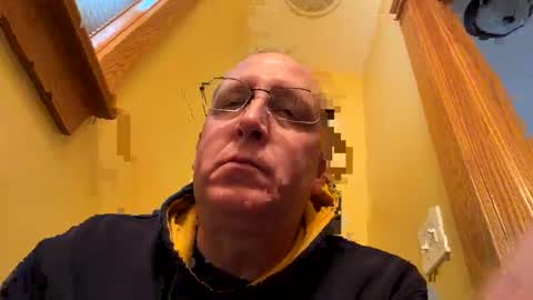 Snapshot of 16510 chatting on 11.30.25 16510 online show from 11.30.25