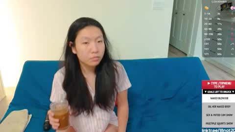 Snapshot of 18not20 chatting on 11.11.25 Tong Ralph online show from 11.11.25