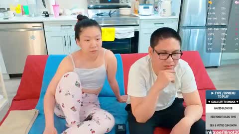Snapshot of 18not20 chatting on 06.08.26 Tong Ralph online show from 06.08.26