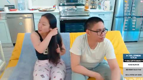 Snapshot of 18not20 chatting on 07.05.26 Tong Ralph online show from 07.05.26