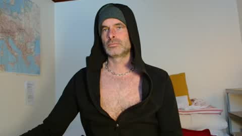 Snapshot of 19djulia chatting on 01.28.25 djulia online show from 01.28.25