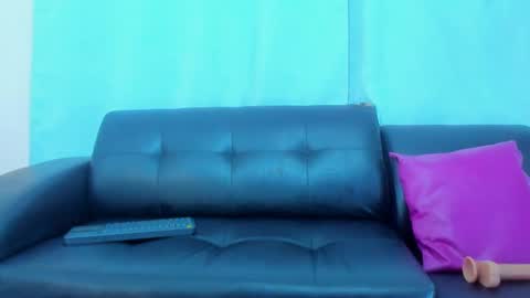 Snapshot of 19vanee chatting on 02.16.25 stef read my description online show from 02.16.25