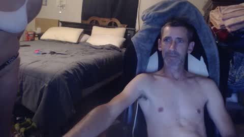 Snapshot of 1hotcouple2c chatting on 09.20.25 1hotcouple2c online show from 09.20.25