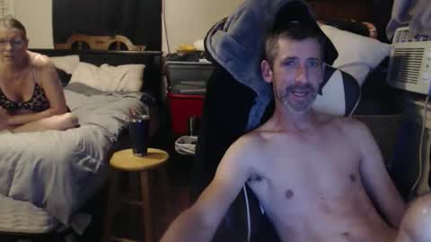 Snapshot of 1hotcouple2c chatting on 11.08.25 1hotcouple2c online show from 11.08.25