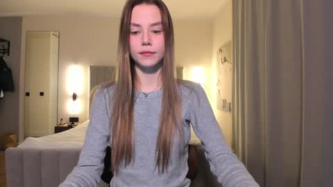 Lily 3 online show from 12.02.24