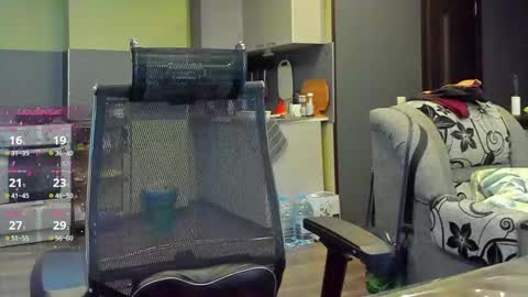 1LINDSEY1 online show from 10.28.25