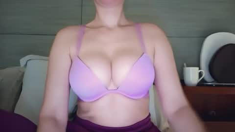 Onna online show from 01.11.26