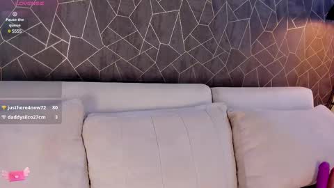 Snapshot of 1m_bella chatting on 03.04.25 bella online show from 03.04.25