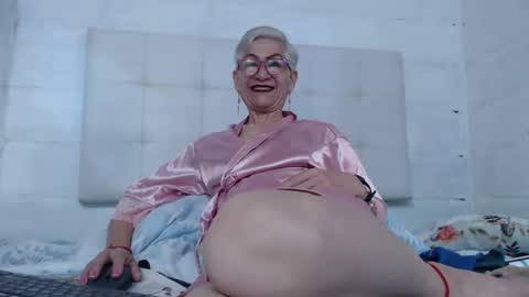 Miss Monserrate online show from 01.03.25