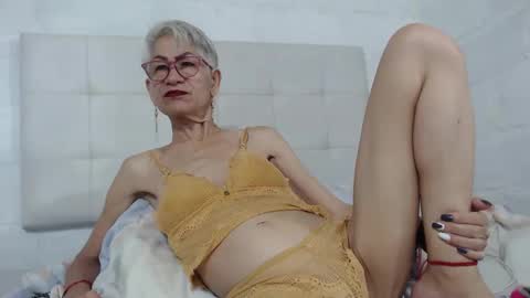 Miss Monserrate online show from 03.06.25