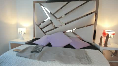 Snapshot of 1naughty_milf chatting on 12.29.24 Luisa online show from 12.29.24