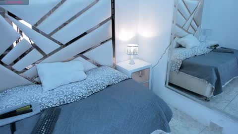 Snapshot of 1naughty_milf chatting on 01.14.25 Luisa online show from 01.14.25