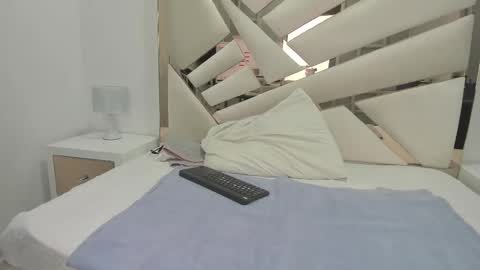 Snapshot of 1naughty_milf chatting on 03.07.25 Luisa online show from 03.07.25