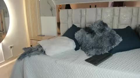 Snapshot of 1naughty_milf chatting on 05.21.26 Luisa online show from 05.21.26
