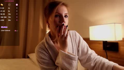 VICTORIA online show from 11.17.25