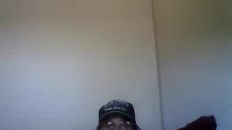 Snapshot of 1valentine chatting on 02.15.25 1valentine online show from 02.15.25