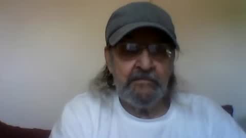 Snapshot of 1valentine chatting on 10.31.25 1valentine online show from 10.31.25