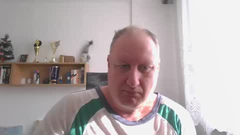 Snapshot of 1vaso chatting on 12.19.24 1vaso online show from 12.19.24