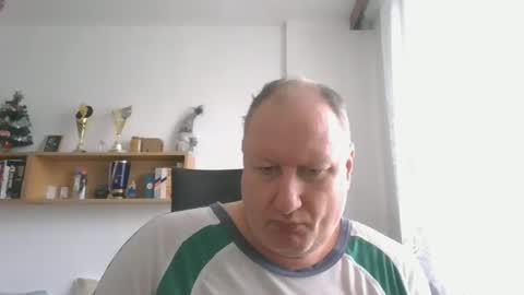 Snapshot of 1vaso chatting on 12.20.24 1vaso online show from 12.20.24