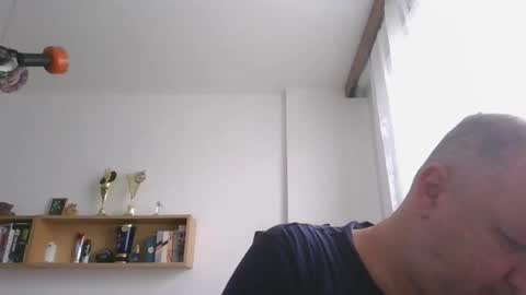 Snapshot of 1vaso chatting on 09.28.25 1vaso online show from 09.28.25