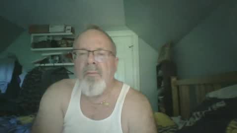 Snapshot of 2003dynawideglide chatting on 06.12.26 2003dynawideglide online show from 06.12.26