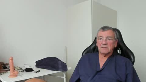 Henk online show from 01.05.25