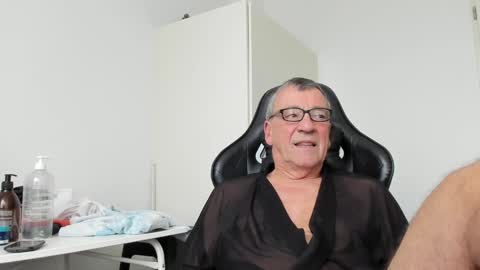 Henk online show from 01.17.25