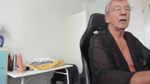 Henk online show from 10.18.25