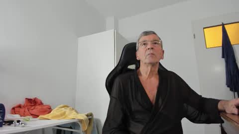 Henk online show from 11.16.25