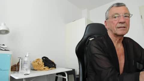 Henk online show from 04.22.26