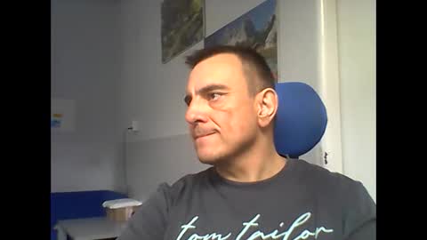 Snapshot of 2025eyesforyou chatting on 02.21.26 2025eyesforyou online show from 02.21.26