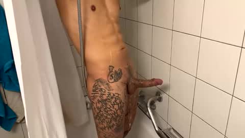 Snapshot of 2025rob chatting on 11.05.25 2025rob online show from 11.05.25