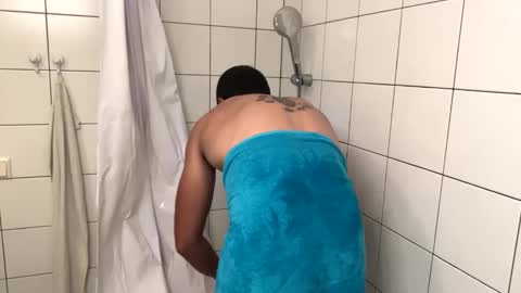 Snapshot of 2025rob chatting on 11.10.25 2025rob online show from 11.10.25