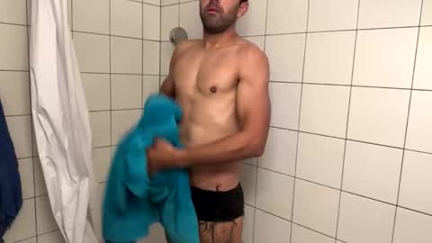 Snapshot of 2025rob chatting on 11.20.25 2025rob online show from 11.20.25