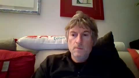 Snapshot of 22esserre chatting on 12.16.24 22esserre online show from 12.16.24