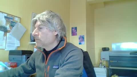 Snapshot of 22esserre chatting on 01.07.25 22esserre online show from 01.07.25