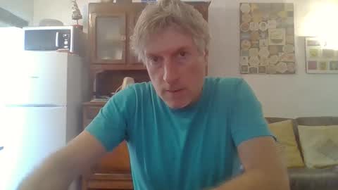Snapshot of 22esserre chatting on 09.19.25 22esserre online show from 09.19.25